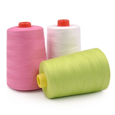 재고 중인 폴리에스터 실 Hilos De Coser 단색 염색 100% 폴리에스터 가닥 40/2 폴리에스터 꿰매기 실
