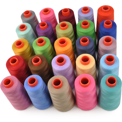 재고 중인 폴리에스터 실 Hilos De Coser 단색 염색 100% 폴리에스터 가닥 40/2 폴리에스터 꿰매기 실
