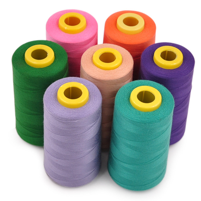 재고 3000 Yards Hilos De Coser 스푼 폴리에스터 꿰매기 가닥 TKT 가닥 40/2 폴리에스터 꿰매기 가닥