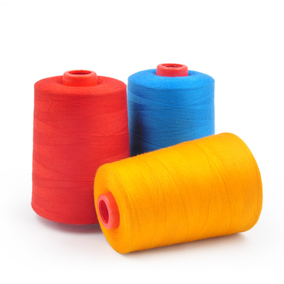 재고 중인 폴리에스터 실 Hilos De Coser 단색 염색 100% 폴리에스터 가닥 40/2 폴리에스터 꿰매기 실