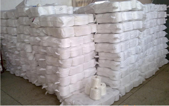 40/3 원시 백색 100% 폴리에스터 스푼 가닥